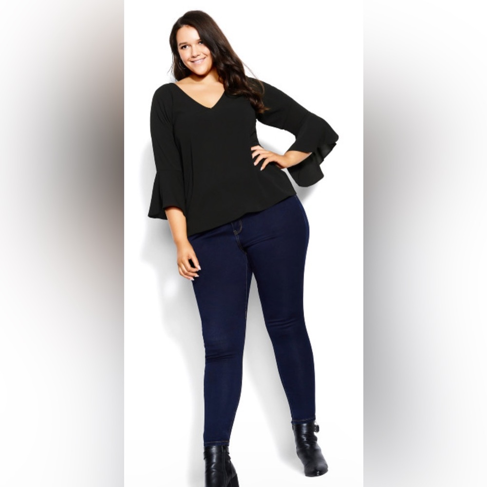 NWT CITY CHIC BELL SLEEVE TOP - BLACK